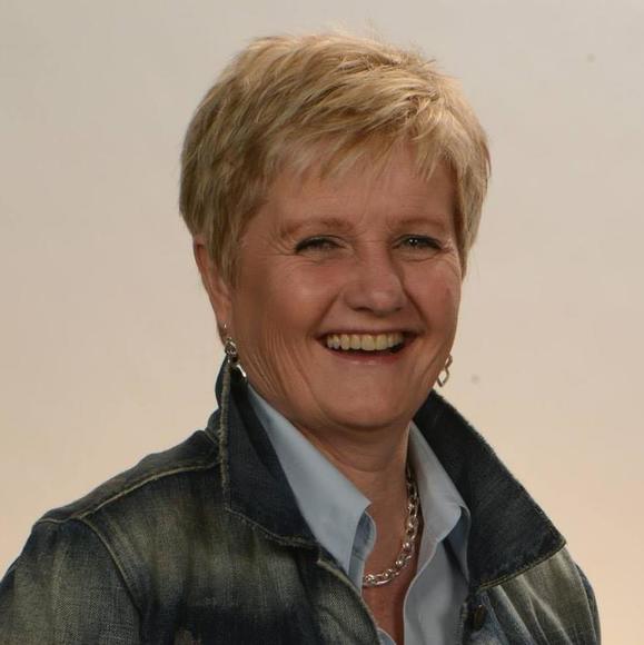 Meet your Posher, Alison - Picture 1 of 1